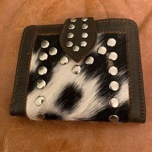 Women’s Cowhide Leather Wallet. Hardly used. $20.